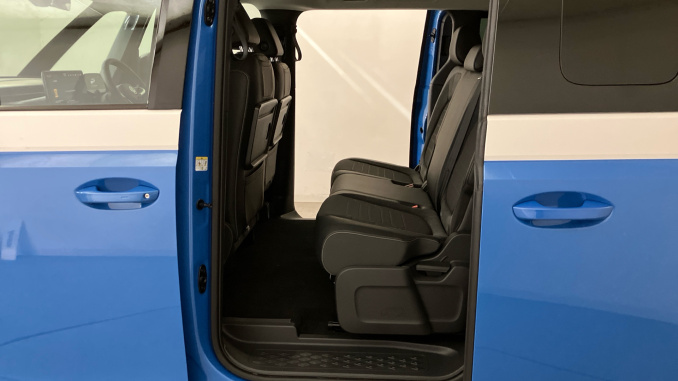 Volkswagen ID. Buzz 210kW Style Pro 79kWh 5dr Auto [Design+] Electric Estate - Image 22